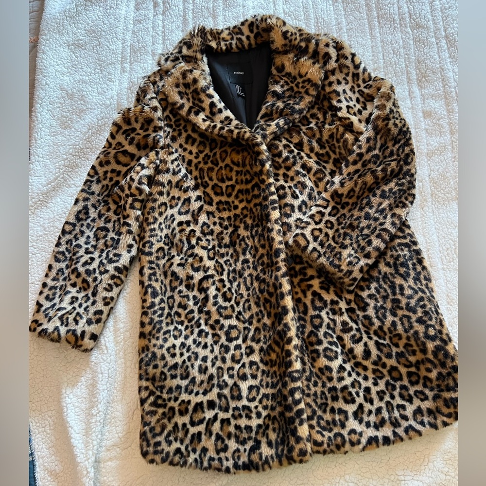 Leopard print COAT size Large